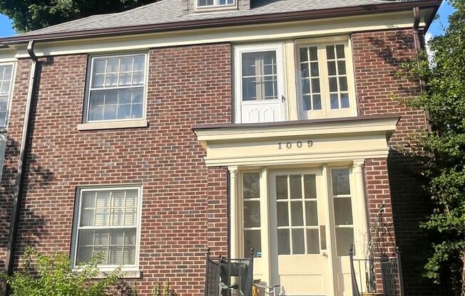 1009 Everett Ave