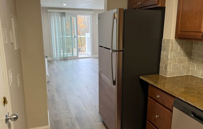 2 beds, 1 bath, 680 sqft, $2,500, Unit 15-31