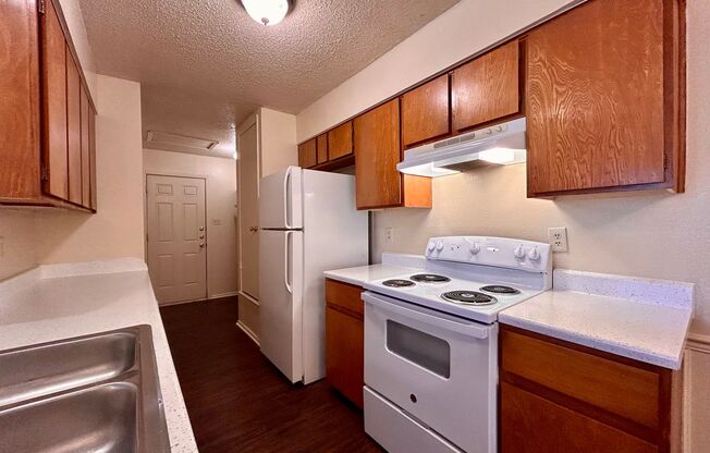 3 beds, 2 baths, 957 sqft, $1,695, Unit A