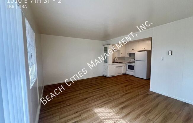 1010 E 7th St