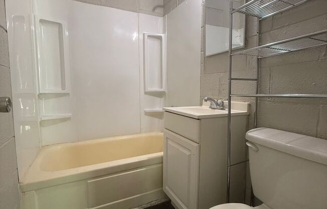 Freshly Updated 2BR/1BA Apartment-Affordable