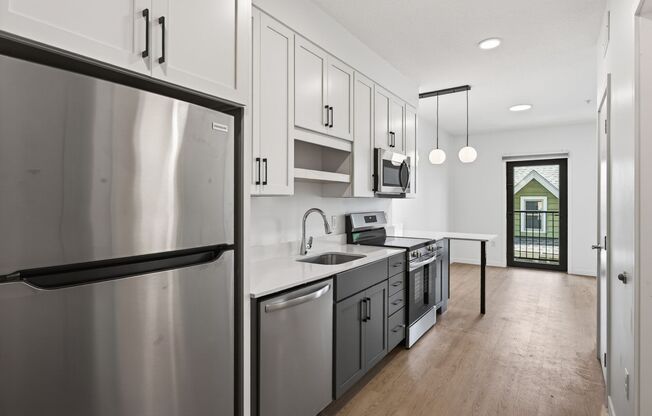 Studio, 1 bath, 456 sqft, $1,225, Unit 305