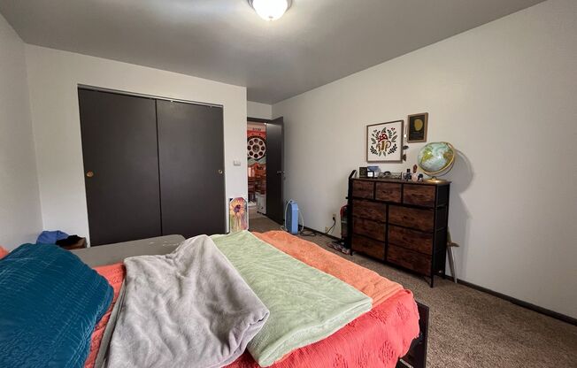 1 bed, 1 bath, $1,095, Unit 112