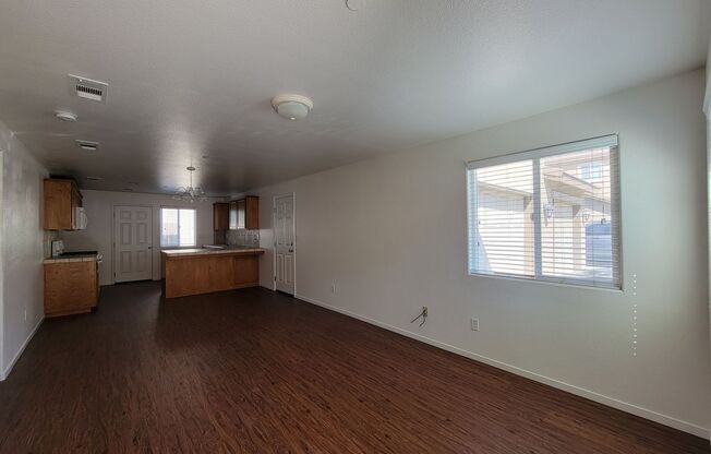 2 beds, 2 baths, $1,595, Unit 2225 W. Lark