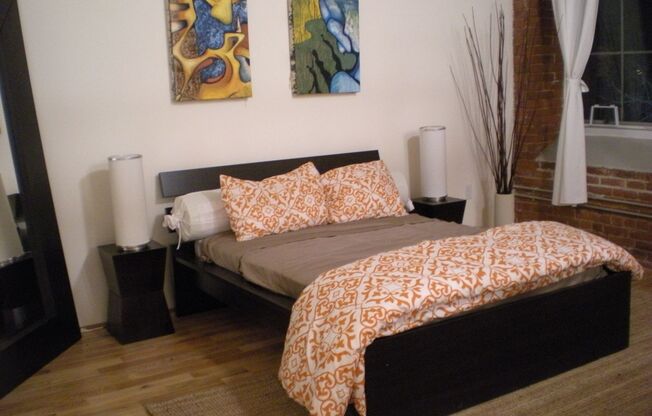 Studio, 1 bath, 980 sqft, $1,960, Unit 320