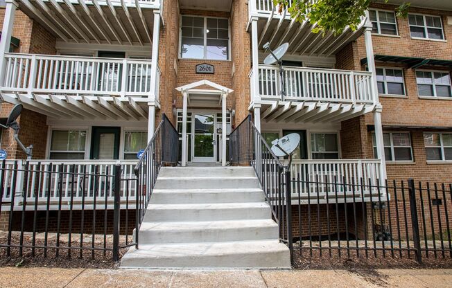 Charming 2 BR/2 BA Condo in Barry Farms!