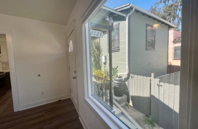 Studio, 1 bath, 400 sqft, $2,350