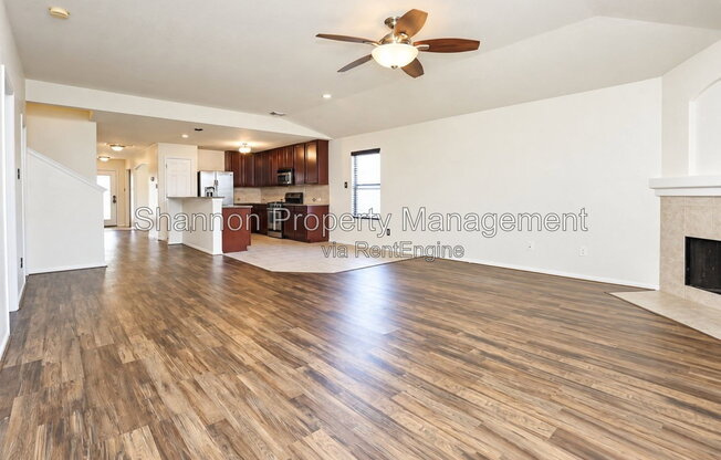1939 WOODED ACRES DR