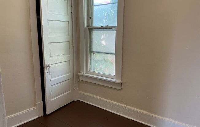 1212-14 W Vine St