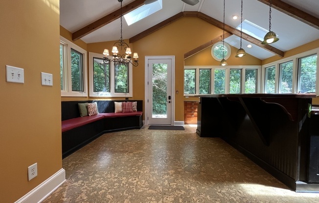 6348 SHARON HLS RD