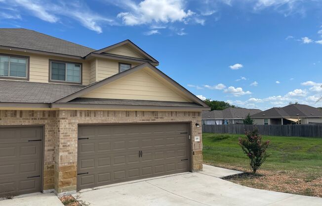 3 Bedroom, 2.5 Bathroom Duplex in New Braunfels!