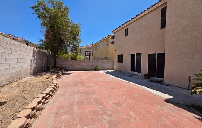 4 beds, 3 baths, $2,600