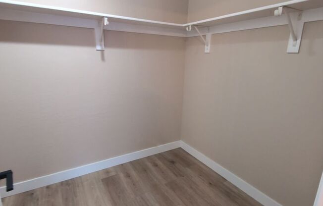 SPACIOUS and beautifully remodeled home! Excellent floorplan!