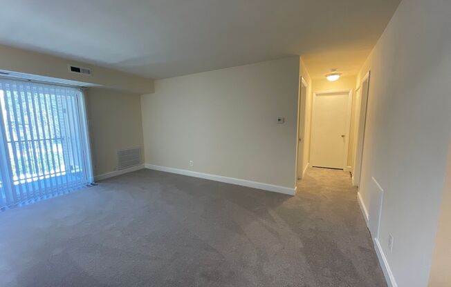 2 beds, 2 baths, 1,000 sqft, $1,975, Unit 14227 #301