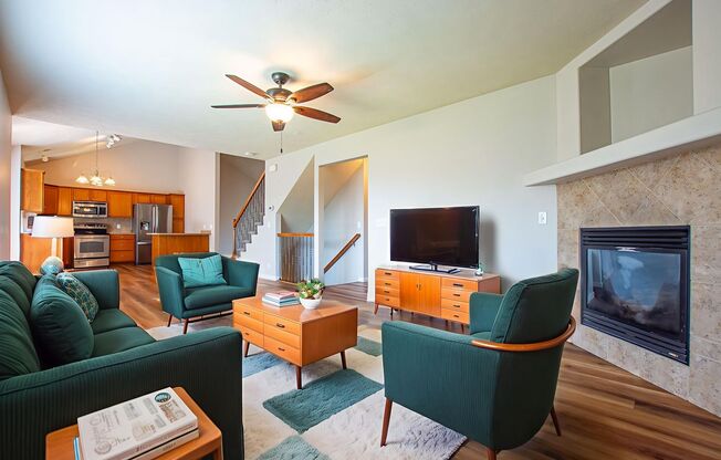 Extremely Spacious 3 Bedroom / 2.5 Bath Home in Bellevue!