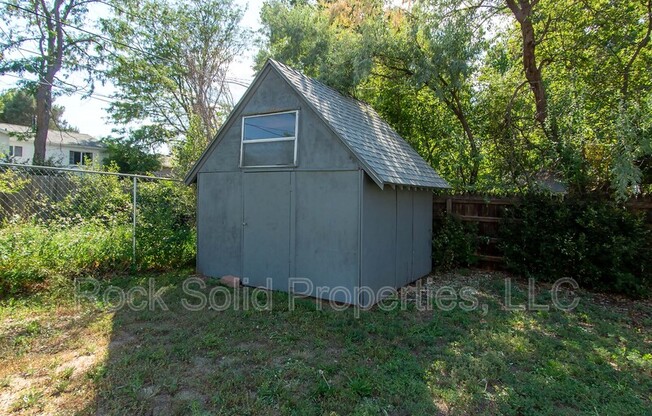 4507 E 10 ST