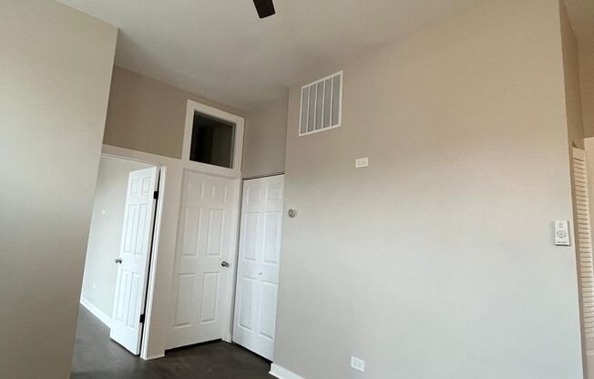 2 beds, 1 bath, $1,945, Unit 3M