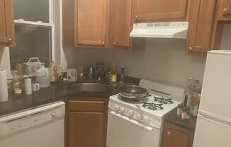 2 beds, 1 bath, $2,850, Unit 7