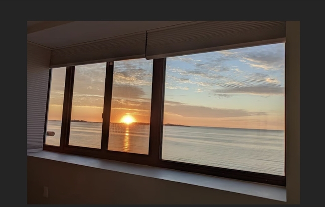 1 bed, 1 bath, 975 sqft, $2,800, Unit 9