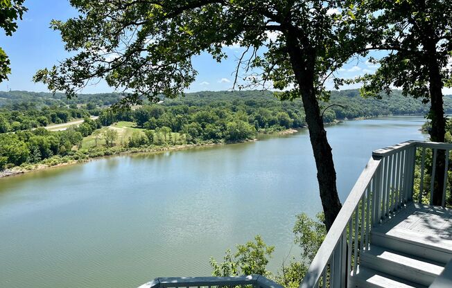 Gorgeous White River Views 3 Bed!