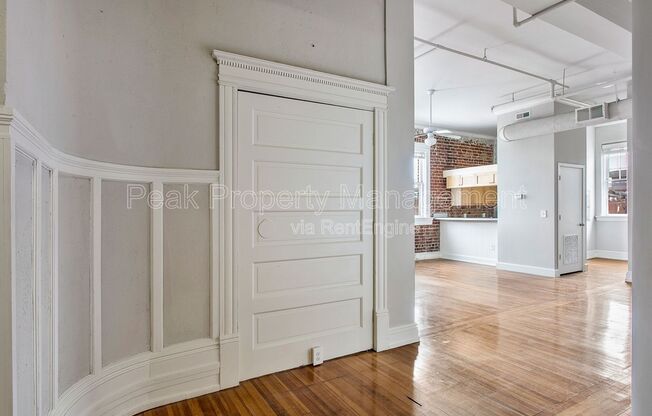 1 bed, 1 bath, 814 sqft, $1,195, Unit 11