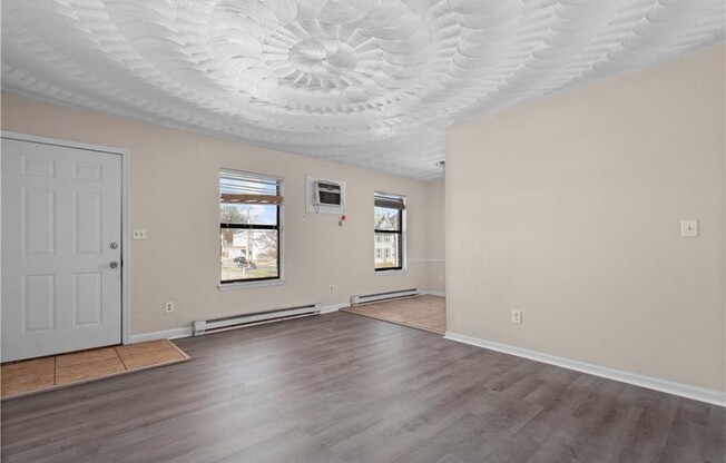 201 W 34th St