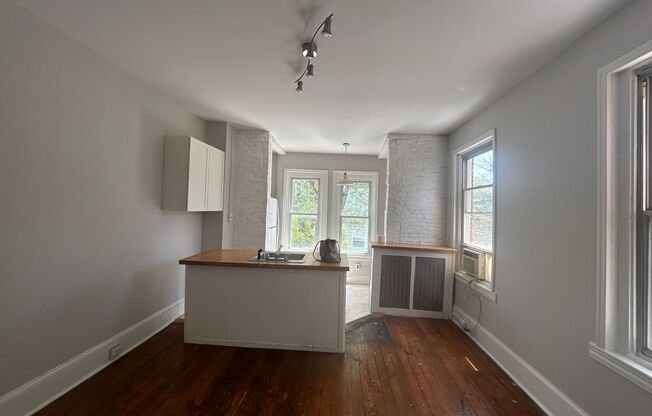 516 West Queen Lane