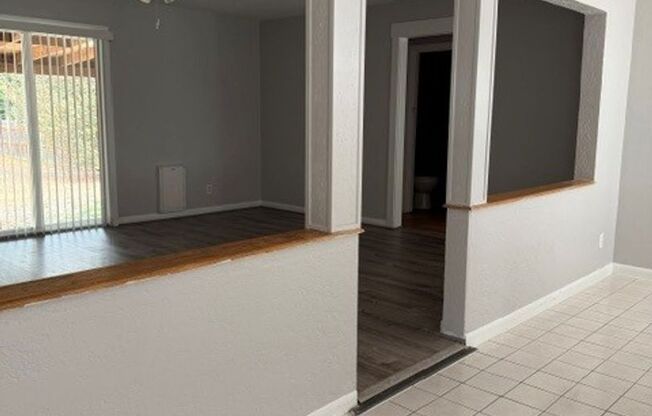 3 Bedroom West Salem House w/ Large Fenced Backyard