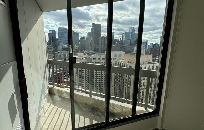 41 W CHICAGO