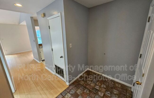 3302 Selwyn Farms Ln