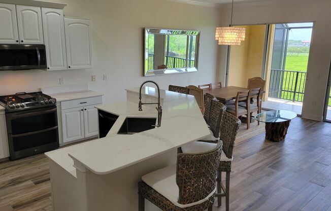 Annual UNfurnished  renovated 4/4 townhome with water views at the Manatee River in Palmetto