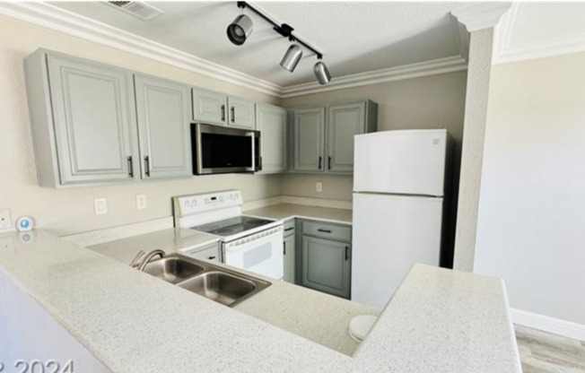 2 beds, 2 baths, $1,250, Unit UNIT 124