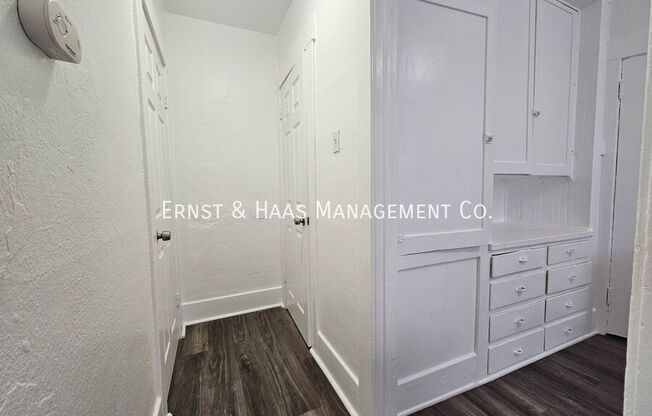 320 W 12 ST