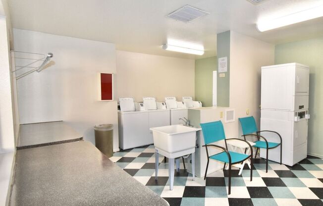 Studio, 1 bath, 535 sqft, $725, Unit 205