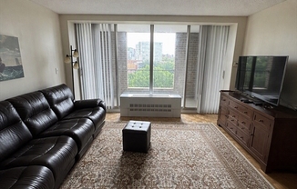 2 beds, 2 baths, 1,300 sqft, $4,000, Unit 1005