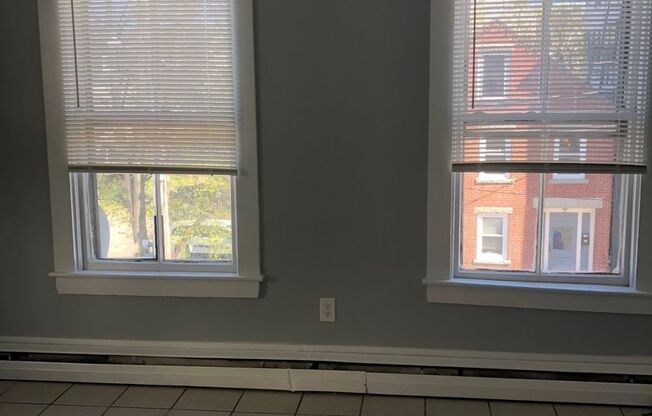 1 bed, 1 bath, $1,300, Unit 32H - 201