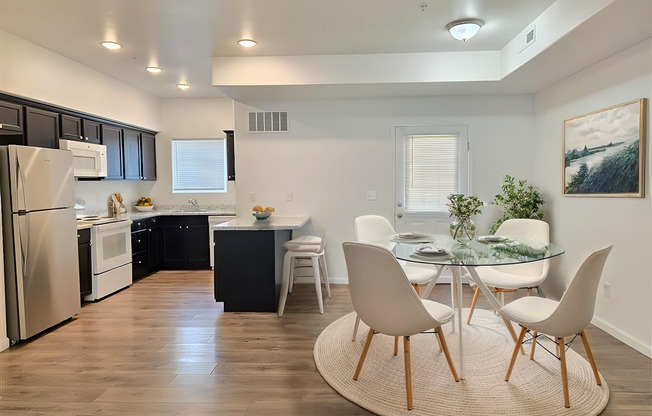 3 beds, 2 baths, 1,200 sqft, $1,750, Unit 1917-120