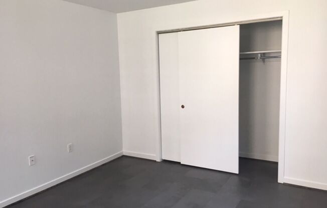 2 beds, 1 bath, $1,899, Unit 521