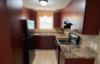 1 bed, 1 bath, 690 sqft, $725, Unit 14