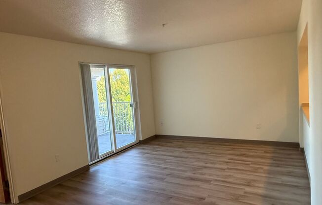 1 bed, 1 bath, 750 sqft, $1,300, Unit 306