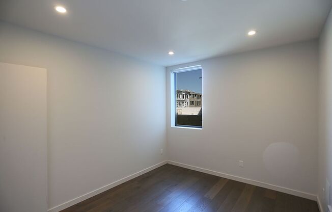 2 beds, 1 bath, $4,495, Unit # 304