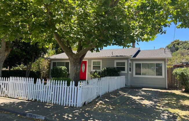 4 Bedroom, 2 Bathroom House In Vallejo with White Picket Fence