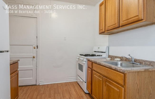 3408 W BERTEAU AVE