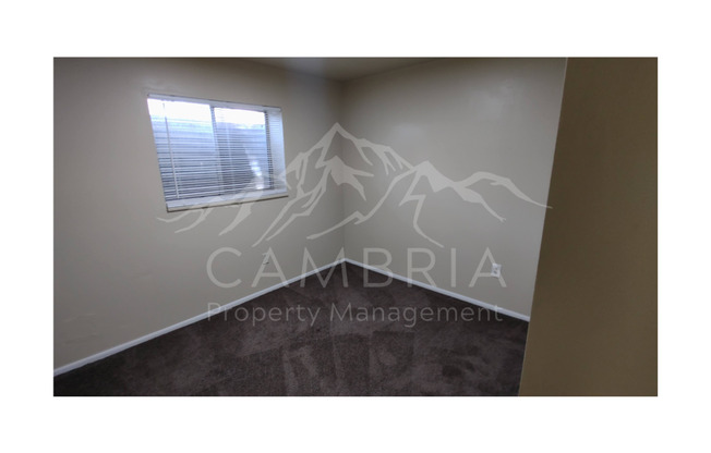 Roomy 4 Bedroom Rambler with additional bonus room