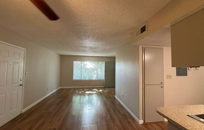 2 beds, 1 bath, 825 sqft, $1,695, Unit 492104