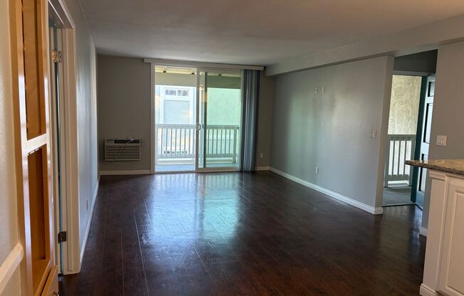 1 bed, 1 bath, 753 sqft, $2,490, Unit J10