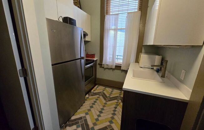 1 bed, 1 bath, 600 sqft, $1,095