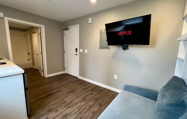 Studio, 1 bath, 232 sqft, $1,895, Unit 435-206