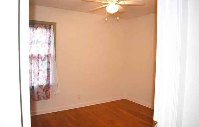 2 beds, 1 bath, $850