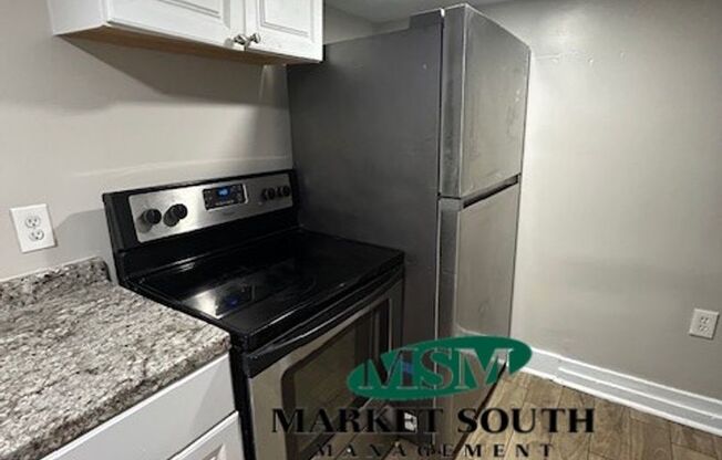 2 beds, 1 bath, $1,495, Unit 404 1/2 E. 31st Street